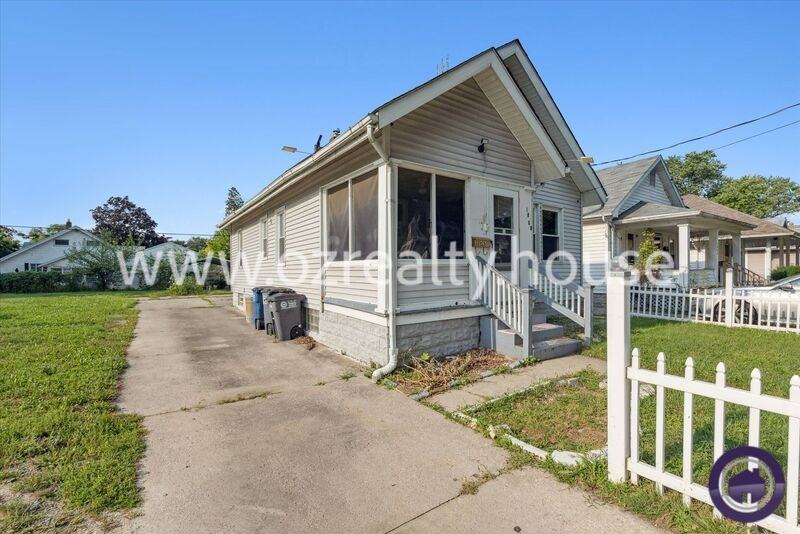 1763 Georgia Ave - Photo 2 of 19