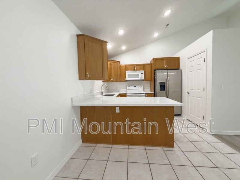 320 N.W. #304 - Photo 7 of 25