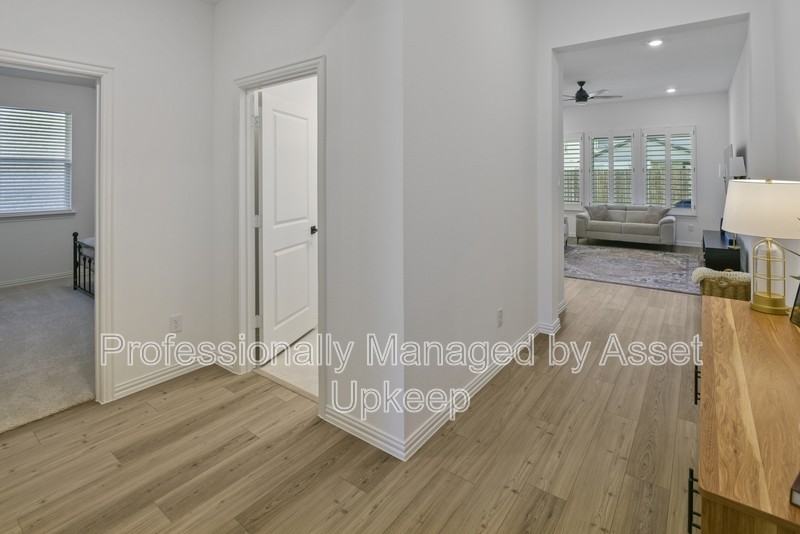 702 Charity Dr - Photo 5 of 35