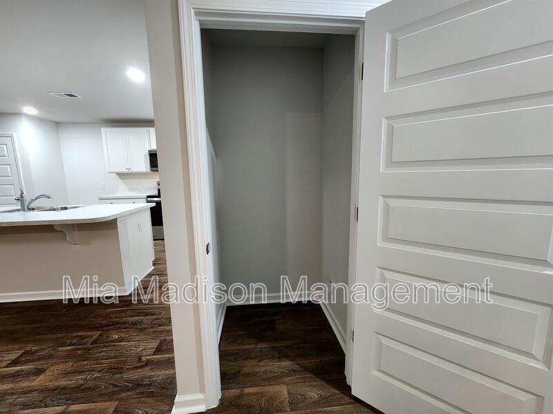 122 Ellie Way - Photo 3 of 24