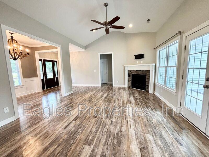 237 Deer Pointe Dr - Photo 3 of 20