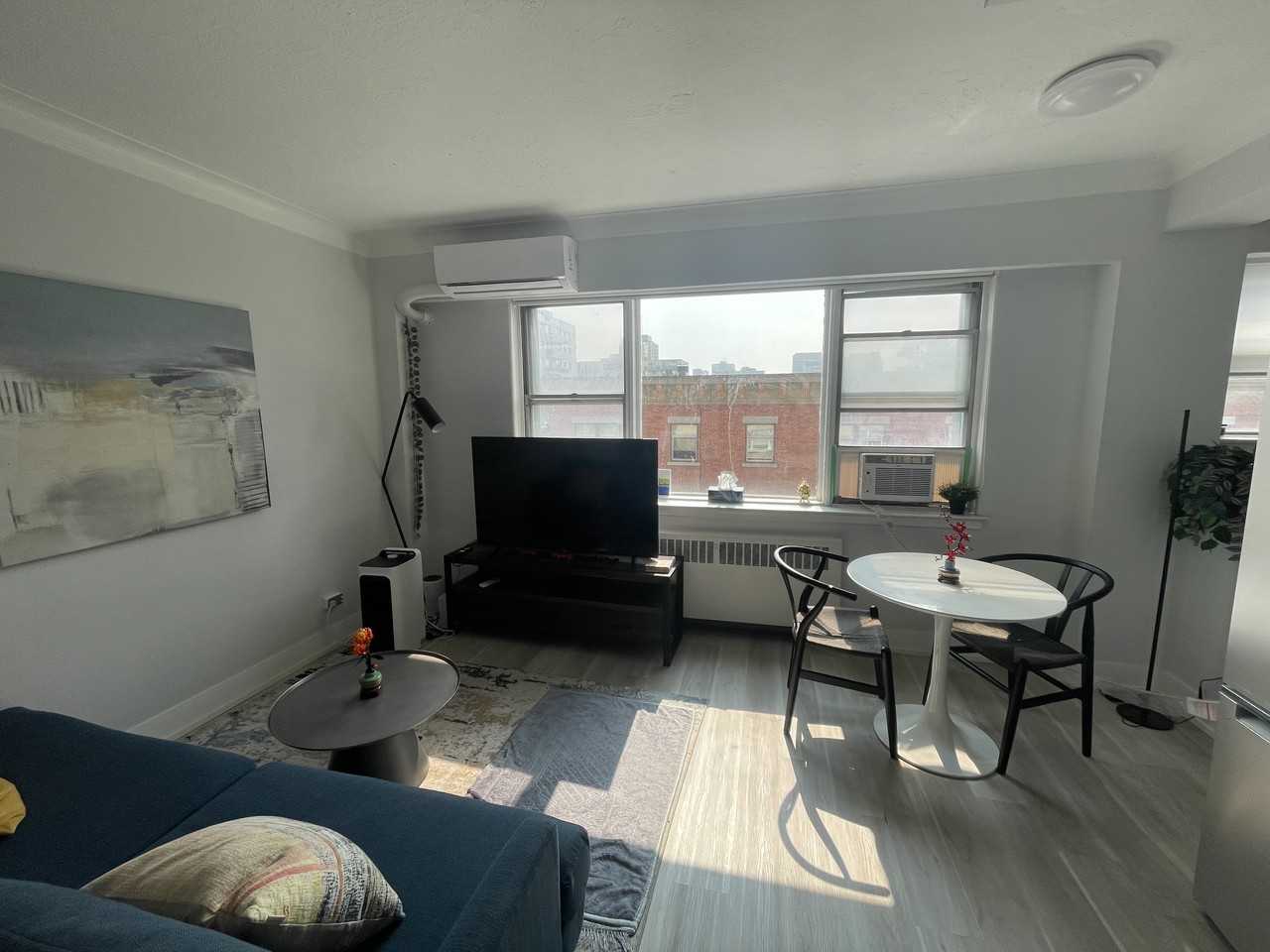 280 Laurier Avenue East #45 - Photo 2 of 8