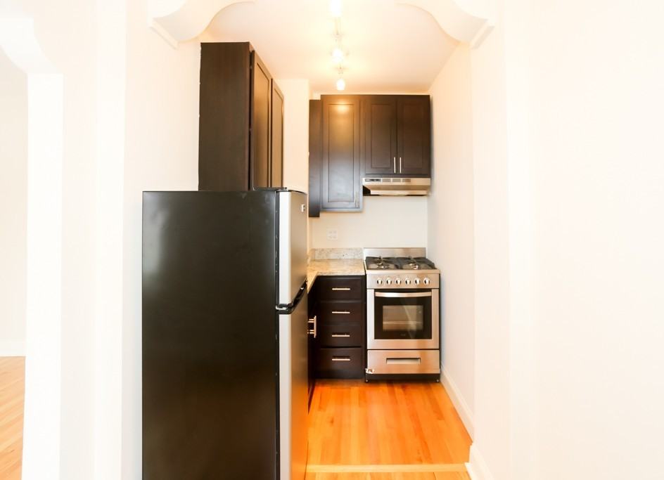 612 W Patterson Ave #605 - Photo 4 of 15