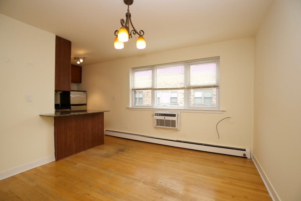 625 W Wrightwood Ave #502 - Photo 7 of 21