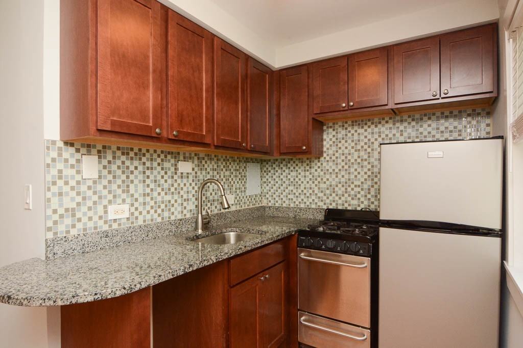 696 Elm Pl #107 - Photo 3 of 16