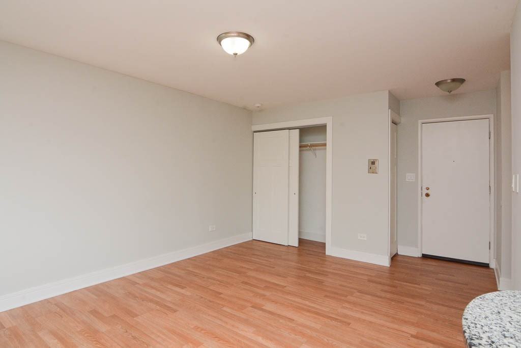 696 Elm Pl #107 - Photo 4 of 16