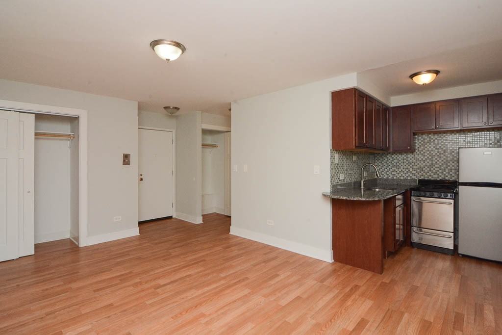 696 Elm Pl #107 - Photo 6 of 16