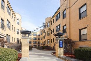 2321 N Rockwell St #1C - Photo 1 of 1