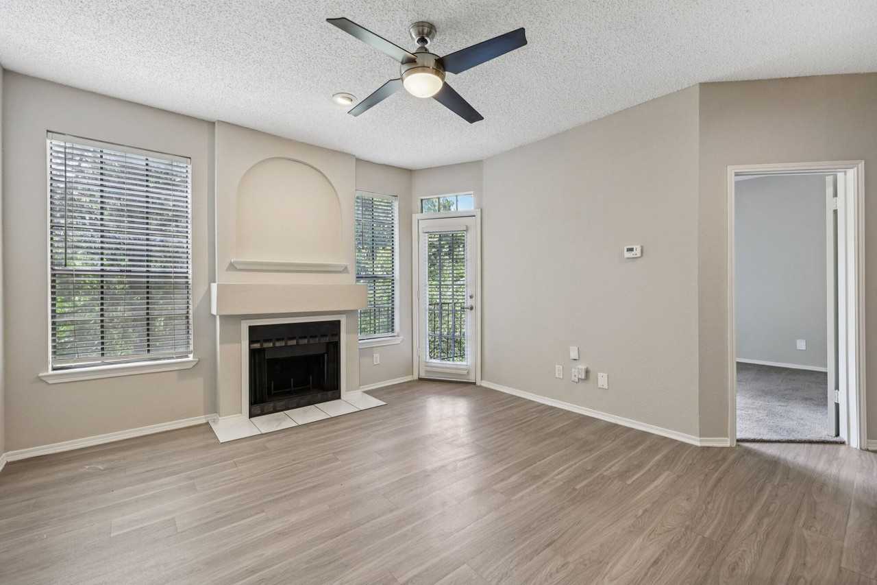 Oaks White Rock - Photo 2 of 50