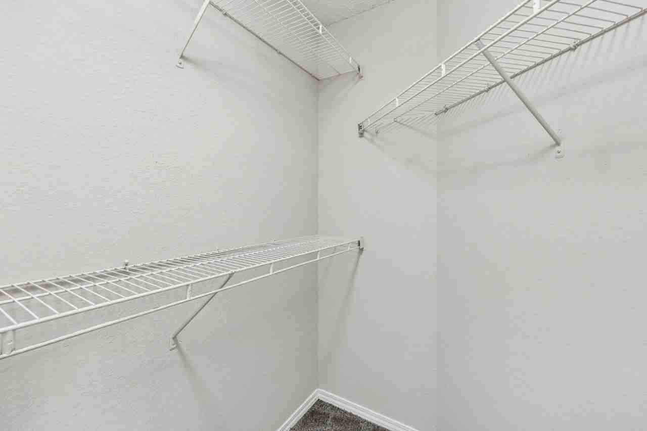 Oaks White Rock - Photo 4 of 50