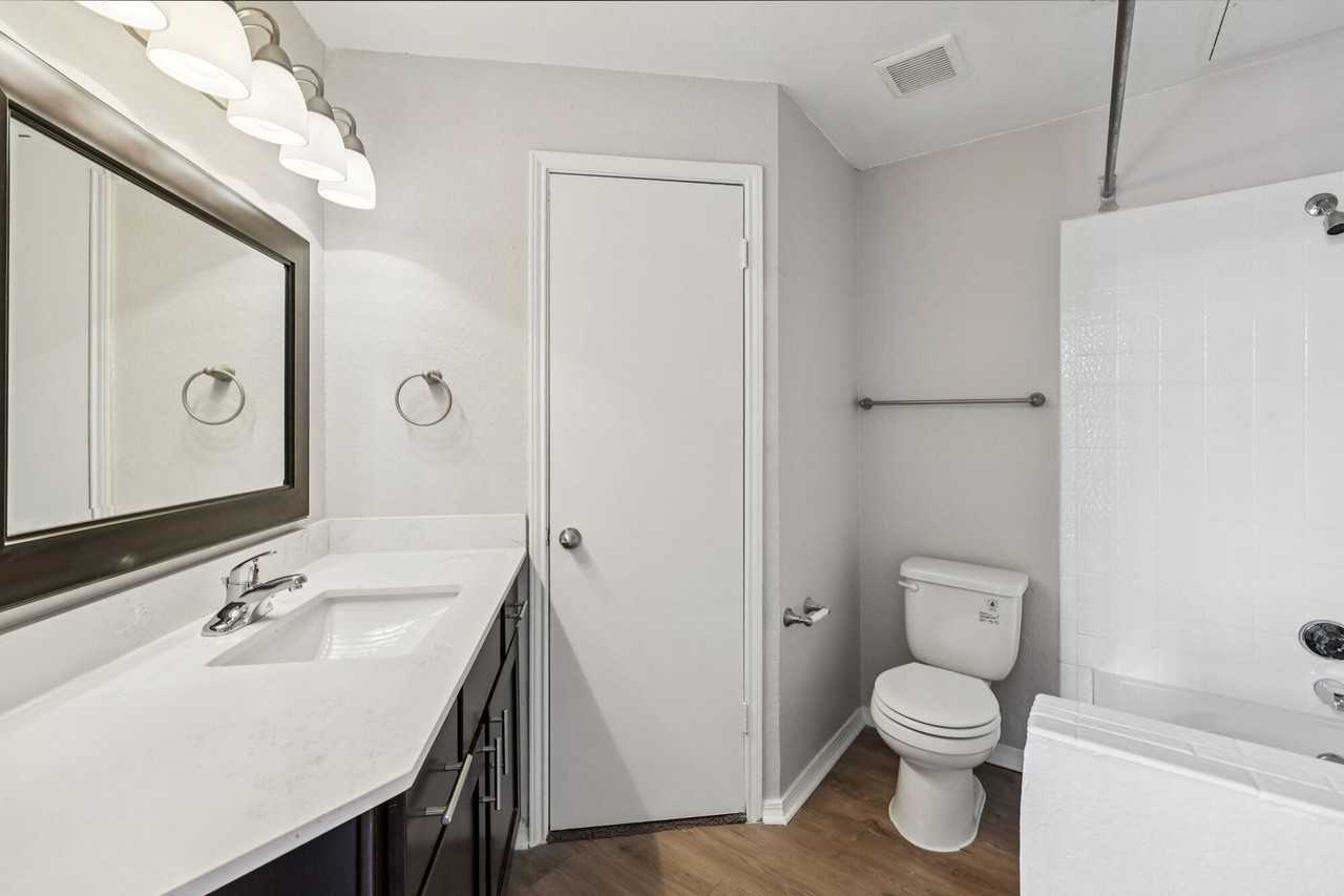 Oaks White Rock - Photo 7 of 50