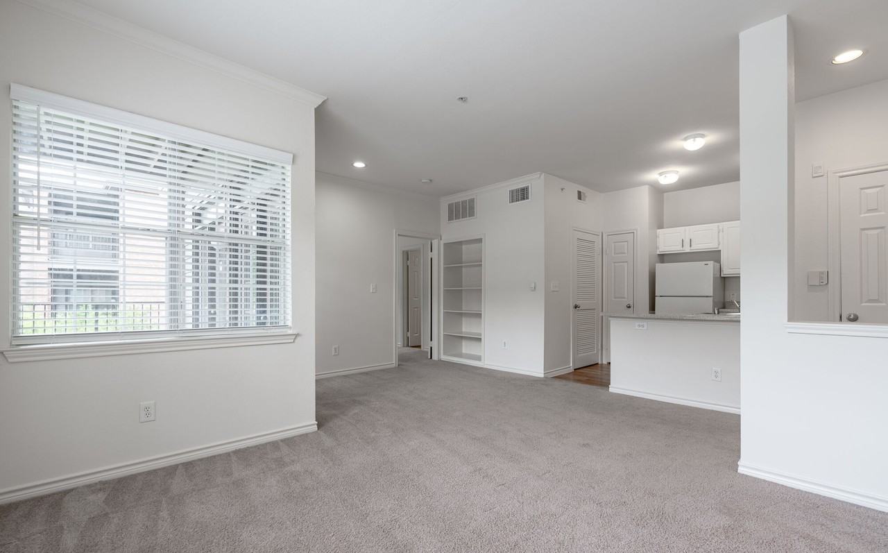 Oaks Hackberry Creek - Photo 2 of 28