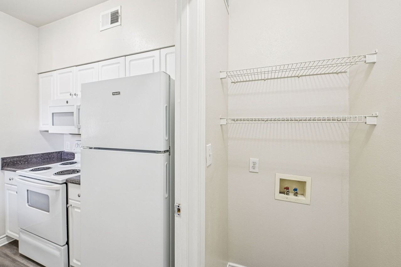 Oaks Riverchase Apartments - Photo 3 of 41