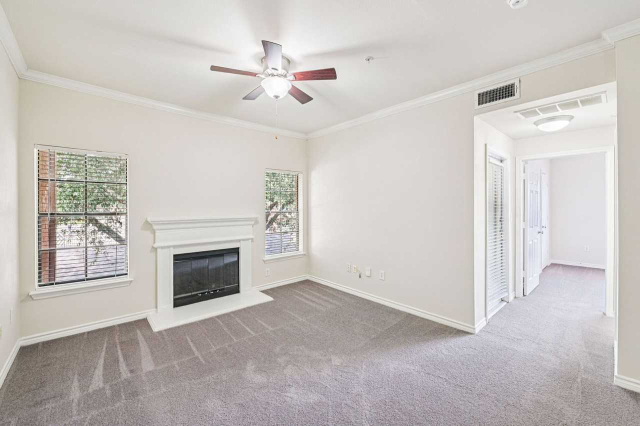 Oaks Riverchase Apartments - Photo 4 of 41