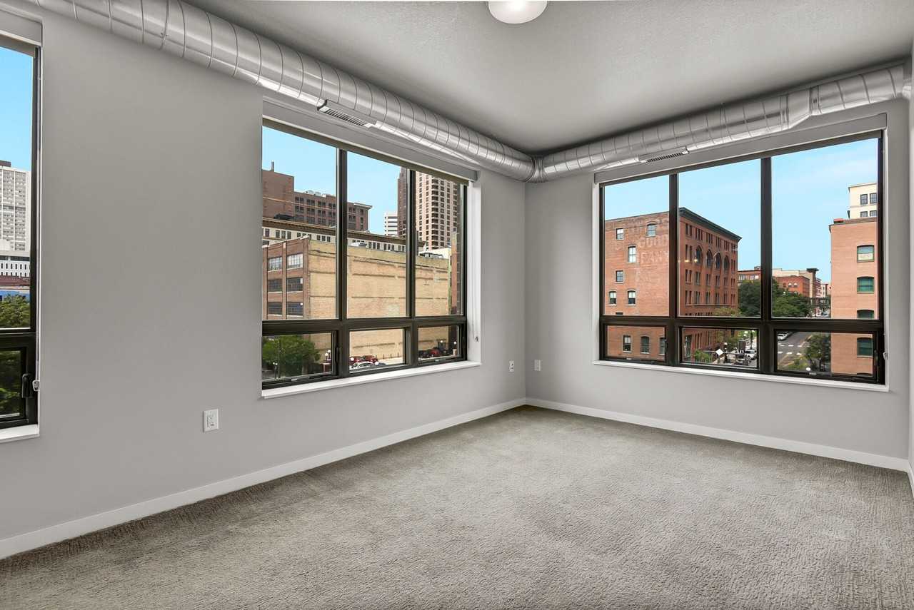 Oaks Union Depot - Photo 5 of 50