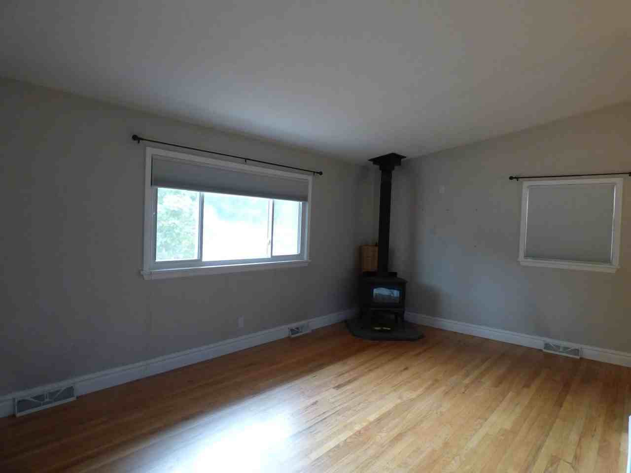 1327 Aspen St - Photo 3 of 11