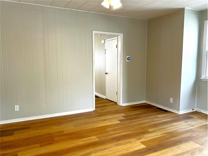 46 Center Ave - Photo 3 of 17