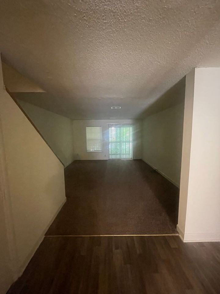 2502 Avent Ferry Rd - Photo 6 of 13