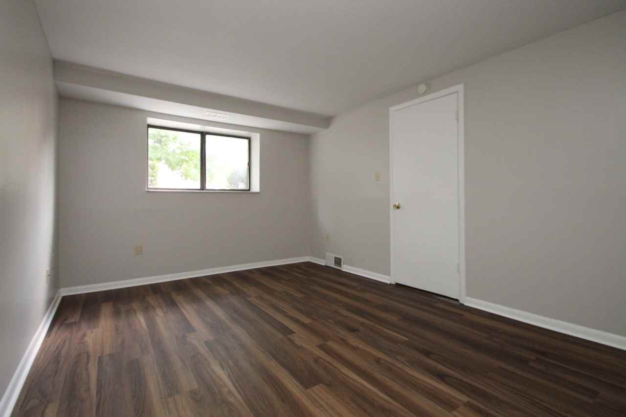 SANDY CREEK APARTMENTS -- 007 - Photo 4 of 50