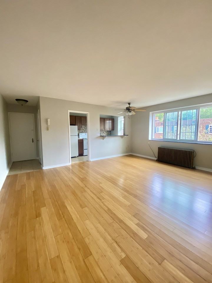 FRIENDSHIP COURT -- 162 - Photo 3 of 39