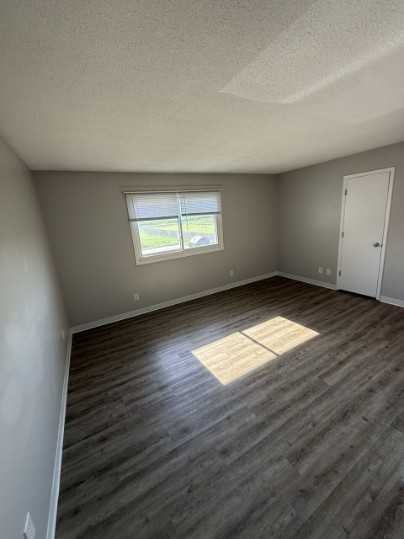 1014-1028 Shagbark Drive - Photo 2 of 9