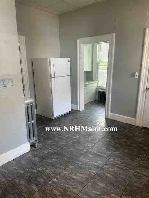 29 Laurel Ave, Auburn, ME - Photo 2 of 7