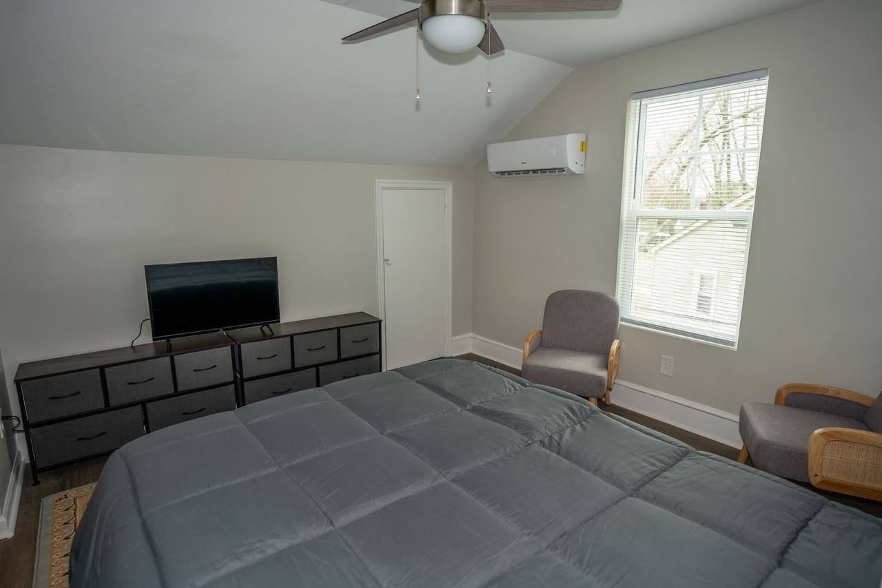 860 S Confederate Avenue - Photo 3 of 15