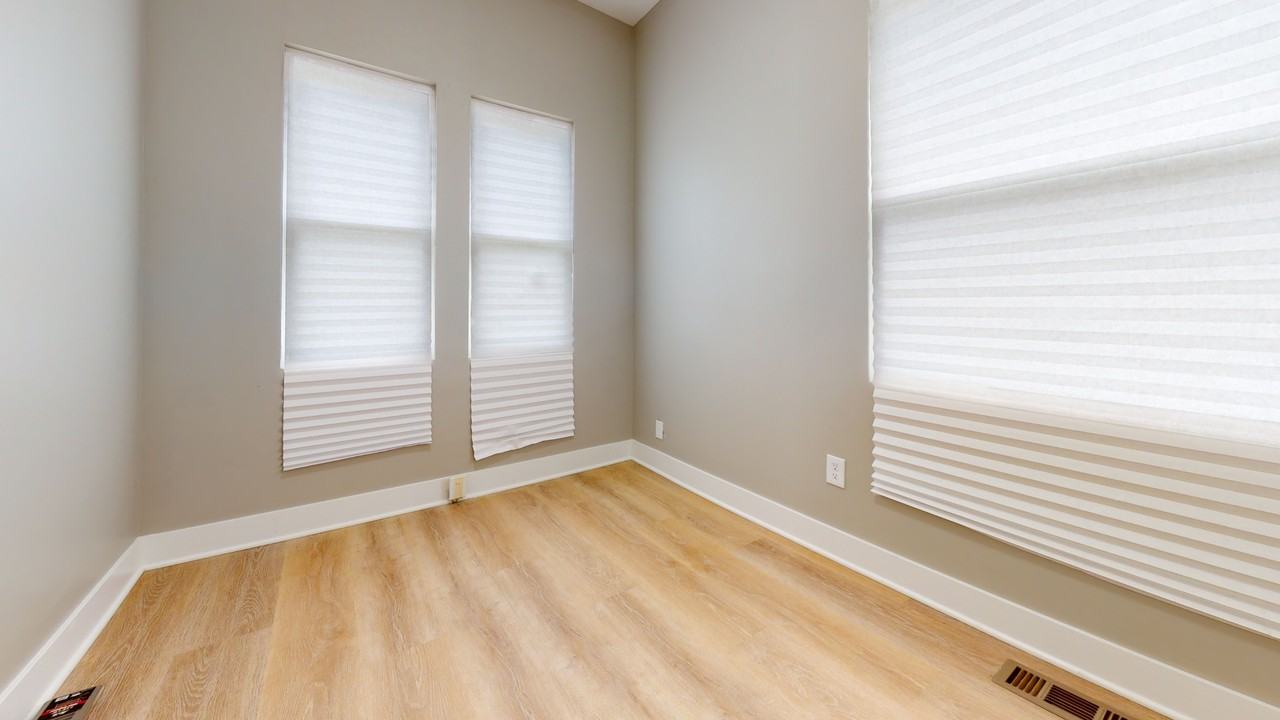 7640 Woodrow Wilson Street - Photo 6 of 10