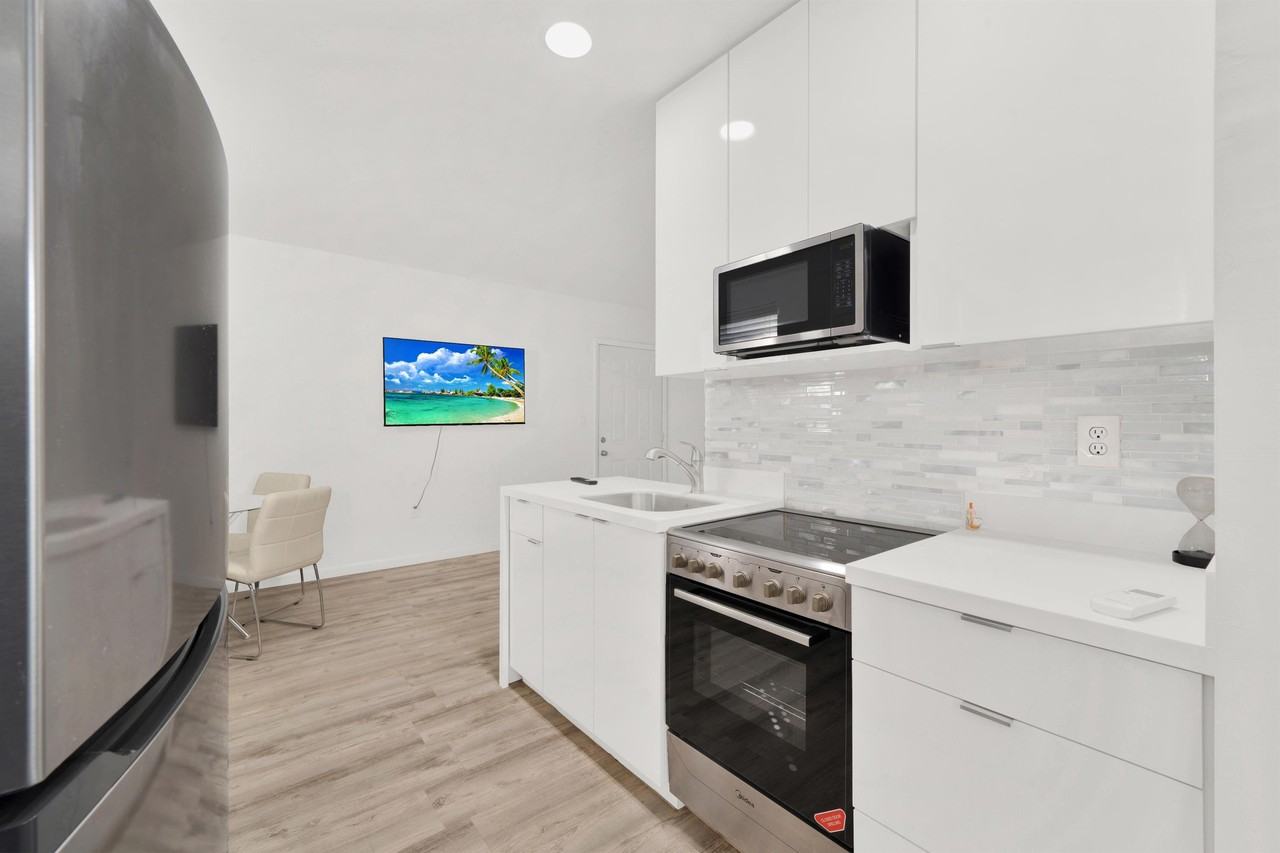 7 Salamanca Ave. - Photo 5 of 12