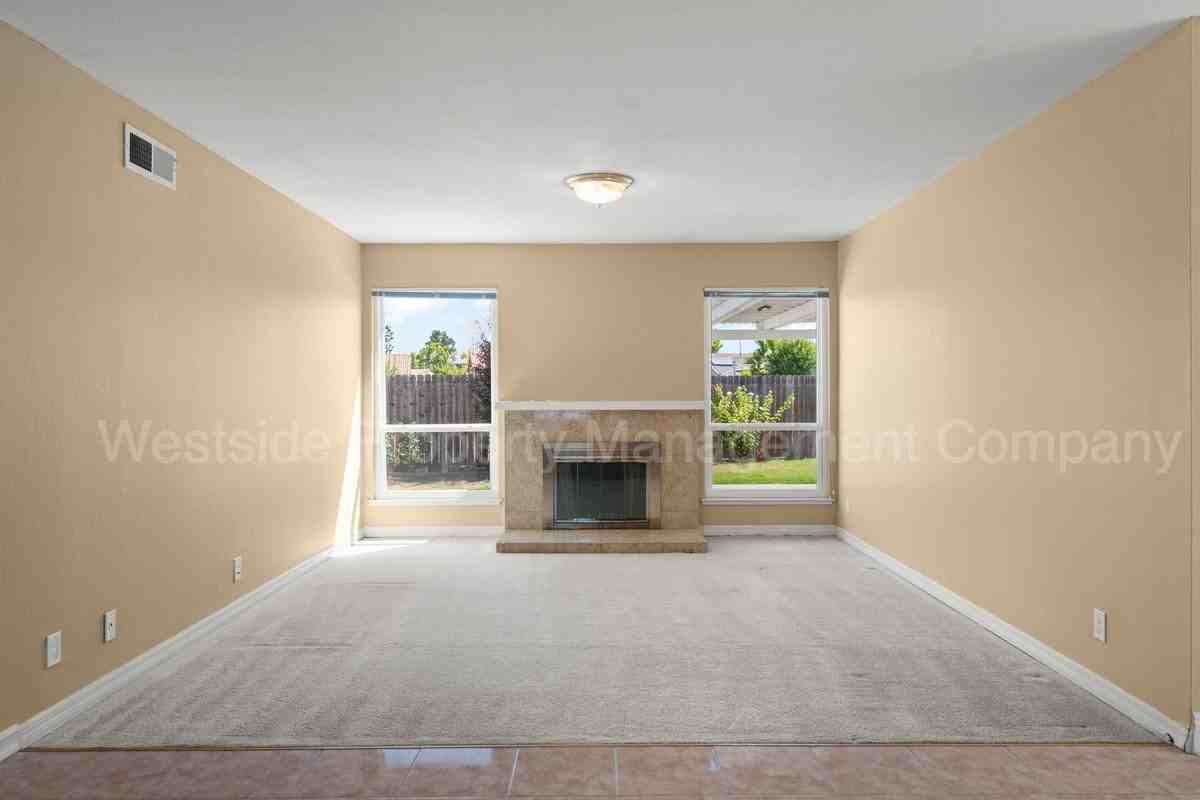 4514 Crocus Drive - Photo 3 of 9