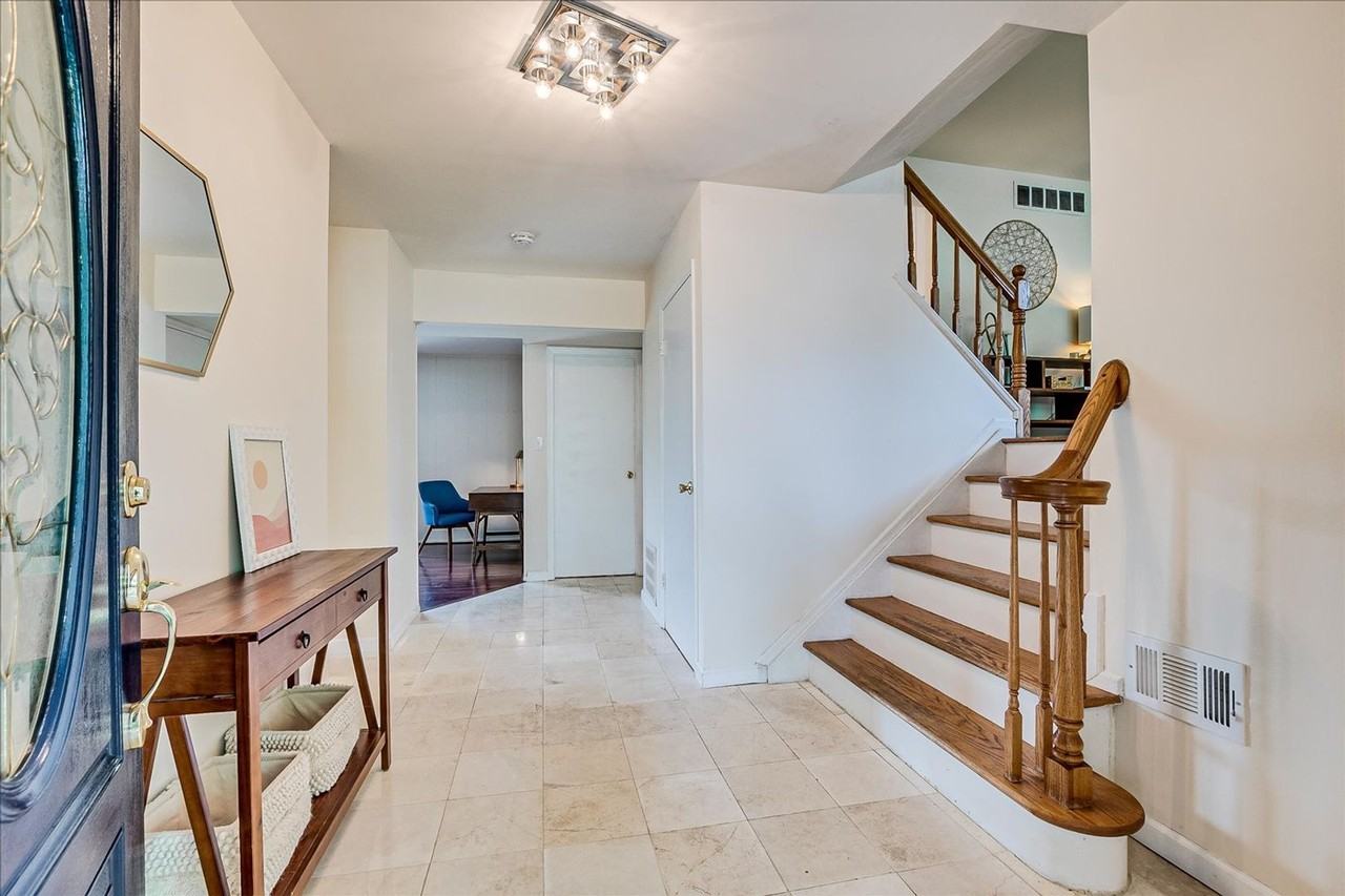 26 James Ave - Photo 2 of 35