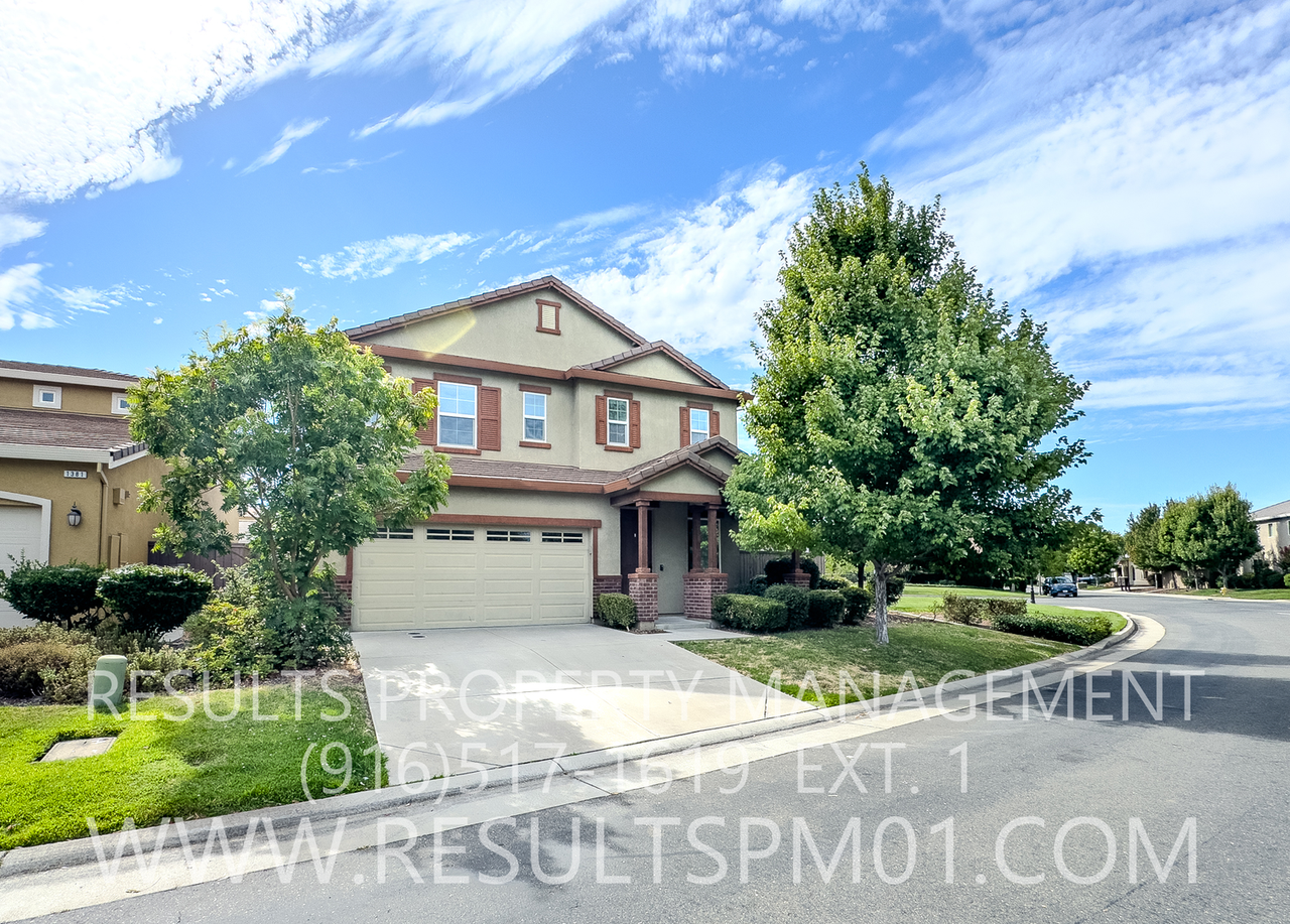 1389 Mallard Creek Dr - Photo 2 of 40