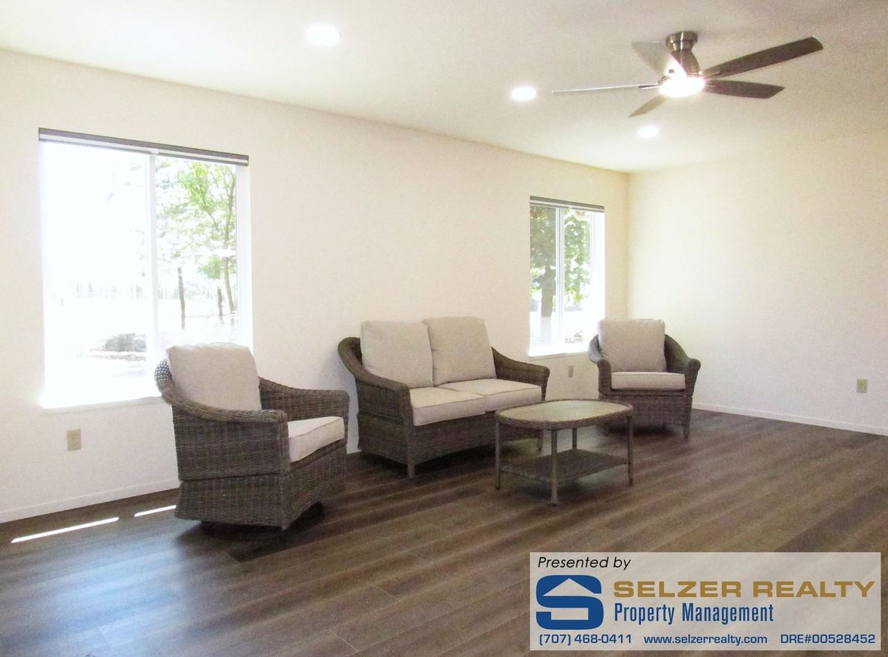 2052 Mcnab Ranch Rd - Photo 3 of 19