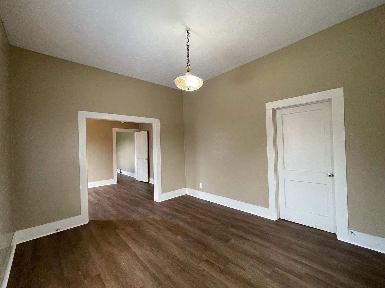 2396 Saint Anthony St - Photo 2 of 10