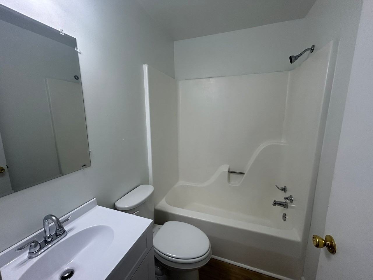 271 N Bradford Ave - Photo 5 of 6