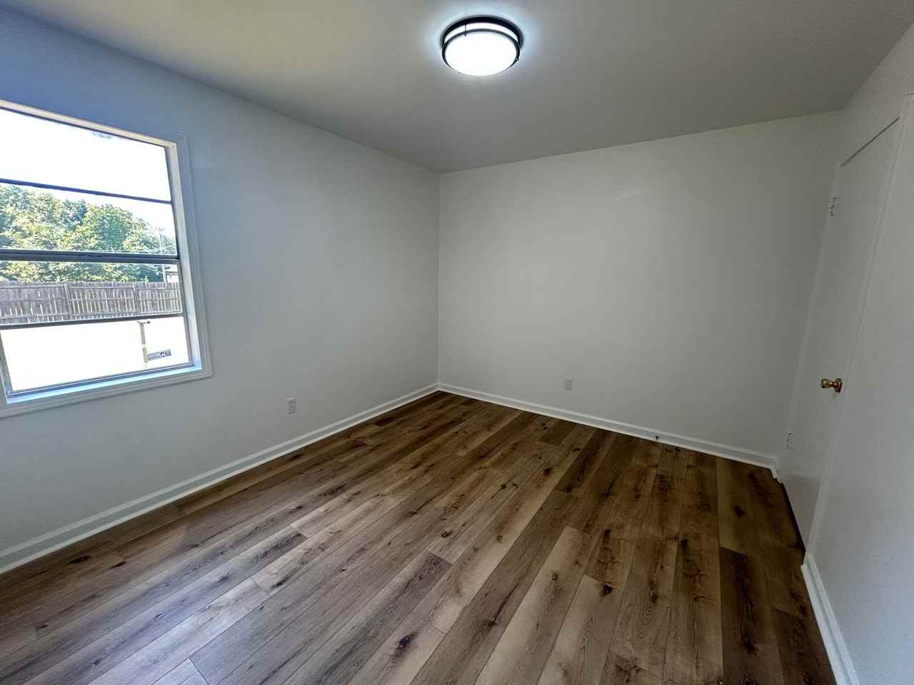 271 N Bradford Ave - Photo 6 of 6