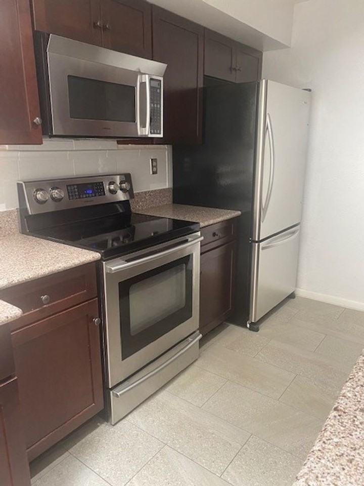 86 Roaring Fork Ave Apt C2 - Photo 3 of 7