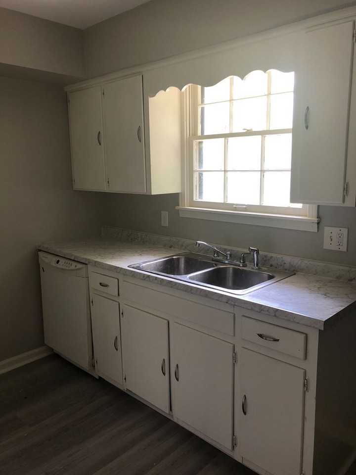 1272 Cheyenne Blvd - Photo 2 of 12