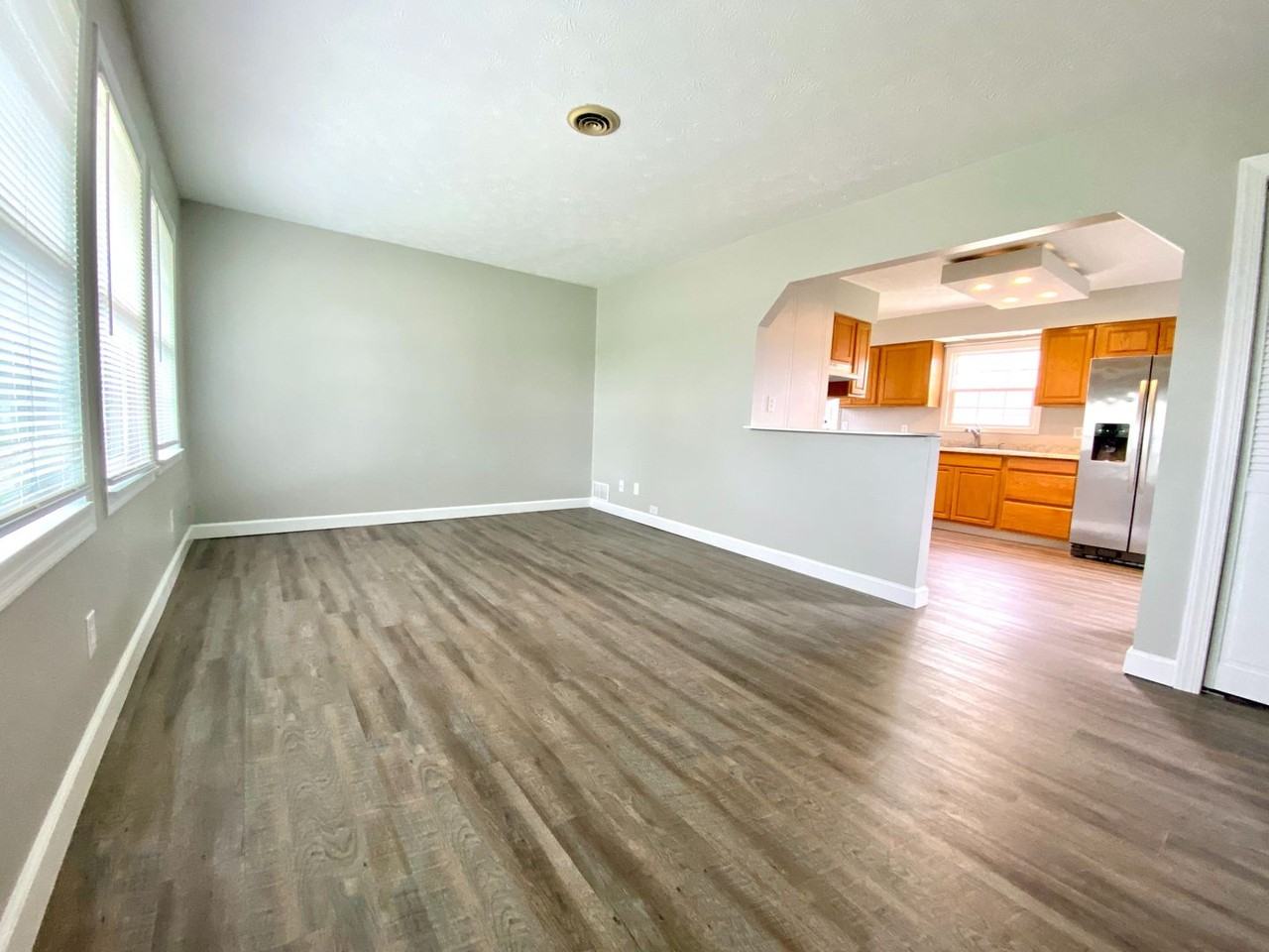 2429 Bellfield St - Photo 4 of 17
