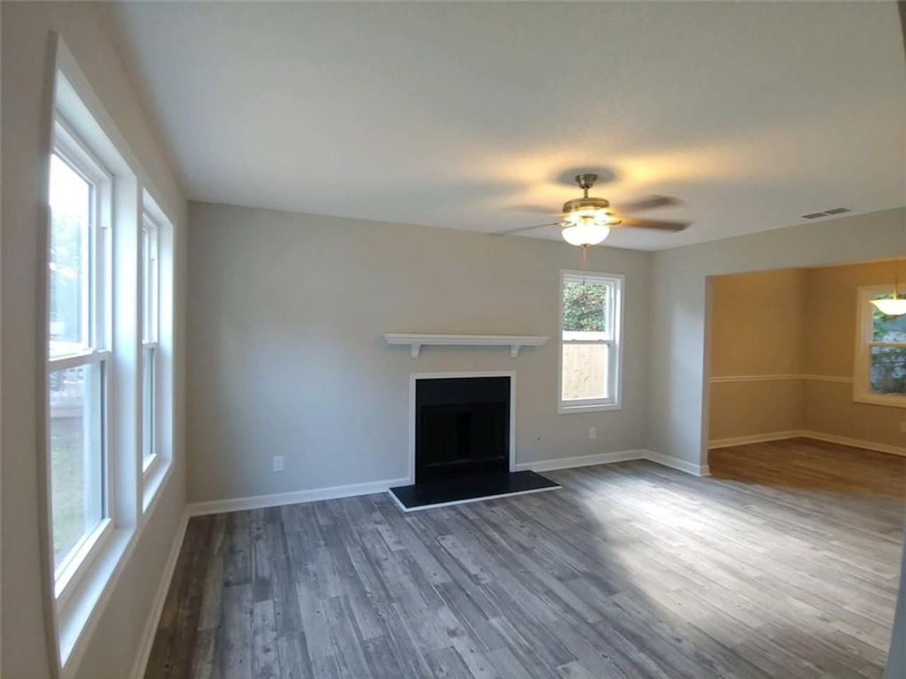 5451 Farmview Close - Photo 2 of 8