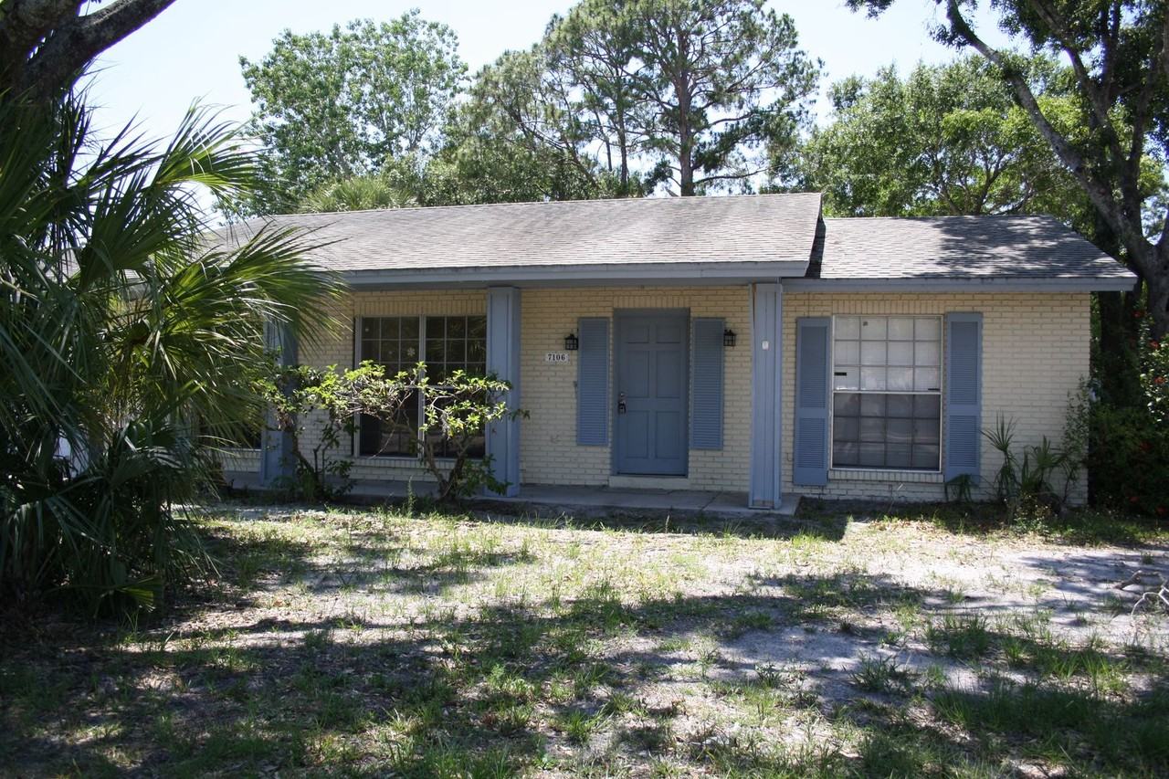7106 Northbridge Blvd - Photo 2 of 13