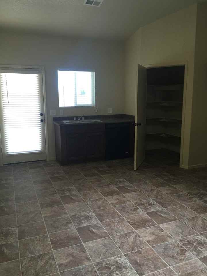 3114 S Todd Ave - Photo 5 of 10