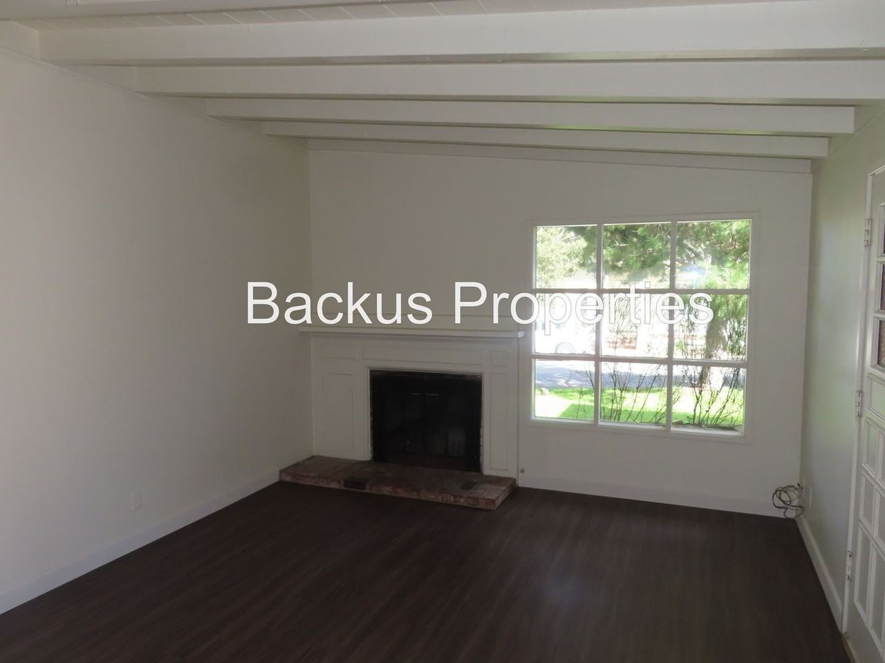 240 Walnut St - Photo 3 of 13