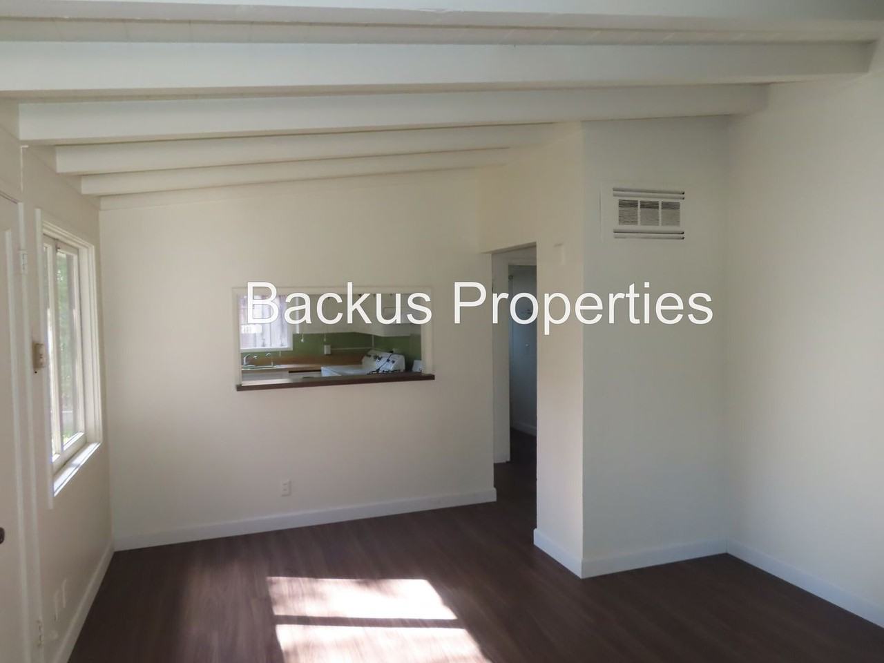 240 Walnut St - Photo 4 of 13