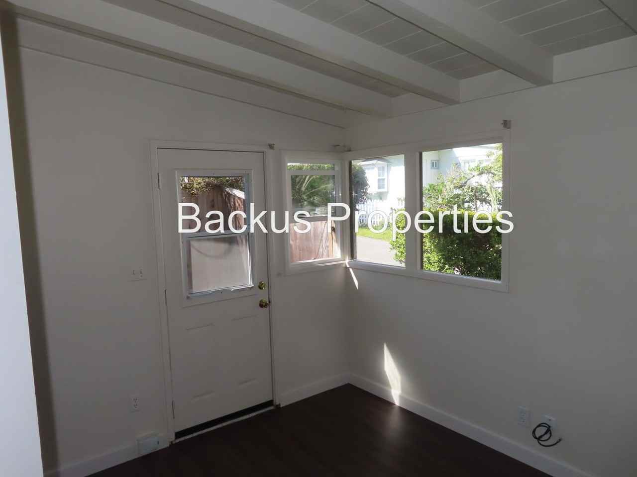 240 Walnut St - Photo 5 of 13