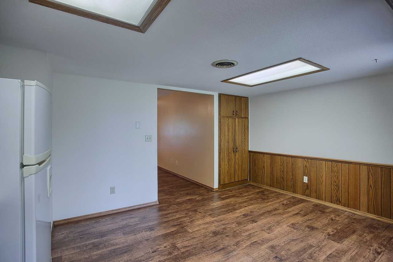 1101 Clifford Drive - Photo 5 of 26