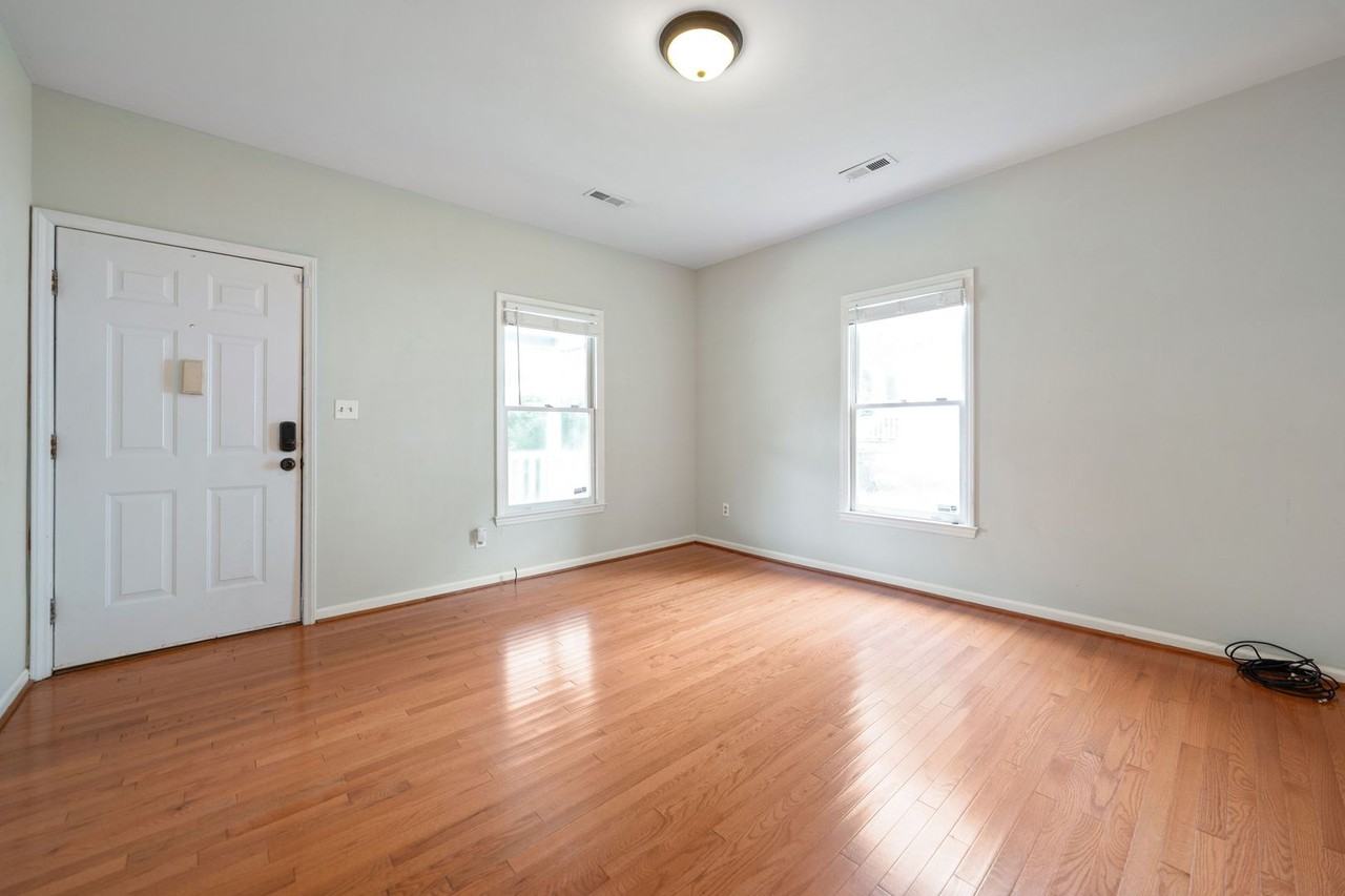 804 Gerard St - Photo 3 of 16