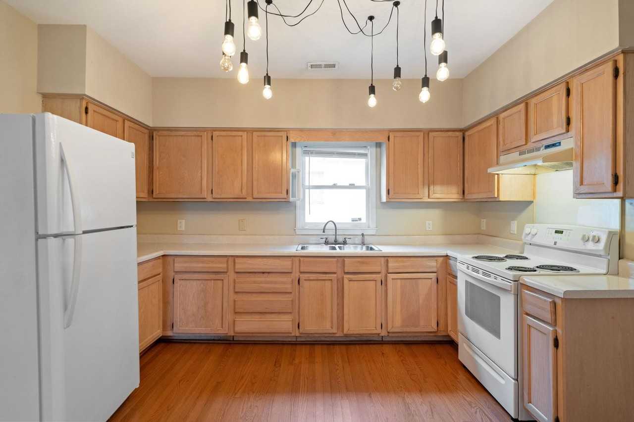 804 Gerard St - Photo 6 of 16