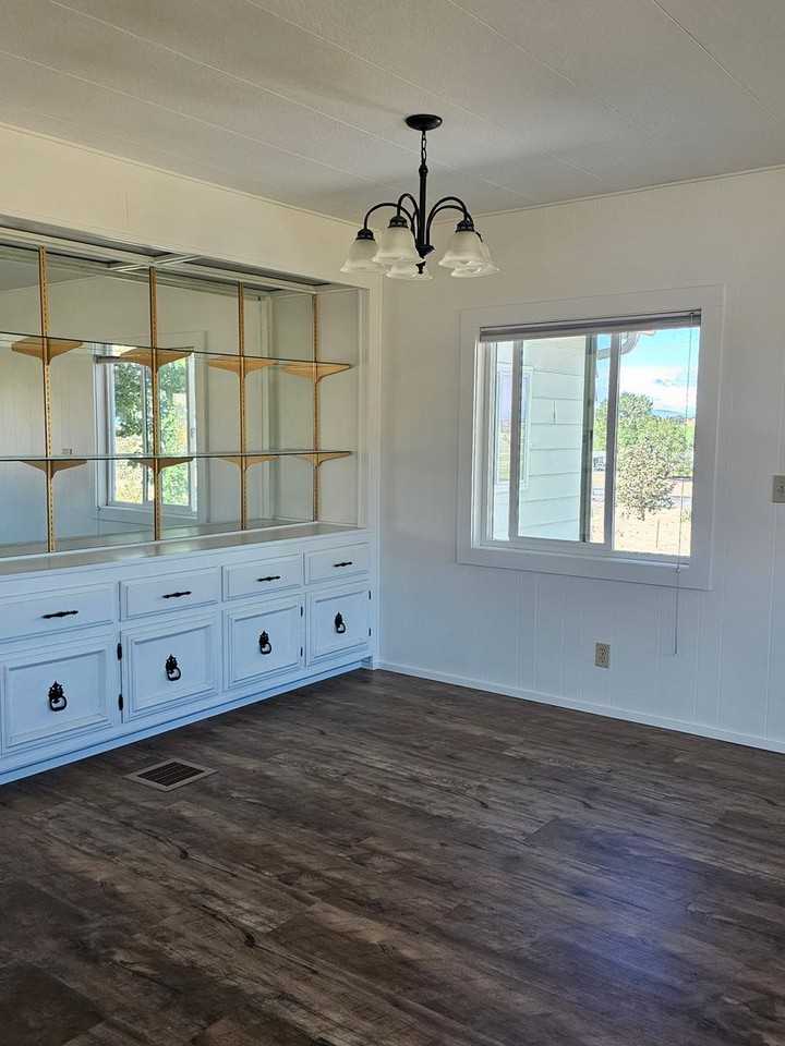 2670 Sw Aaron St - Photo 2 of 12