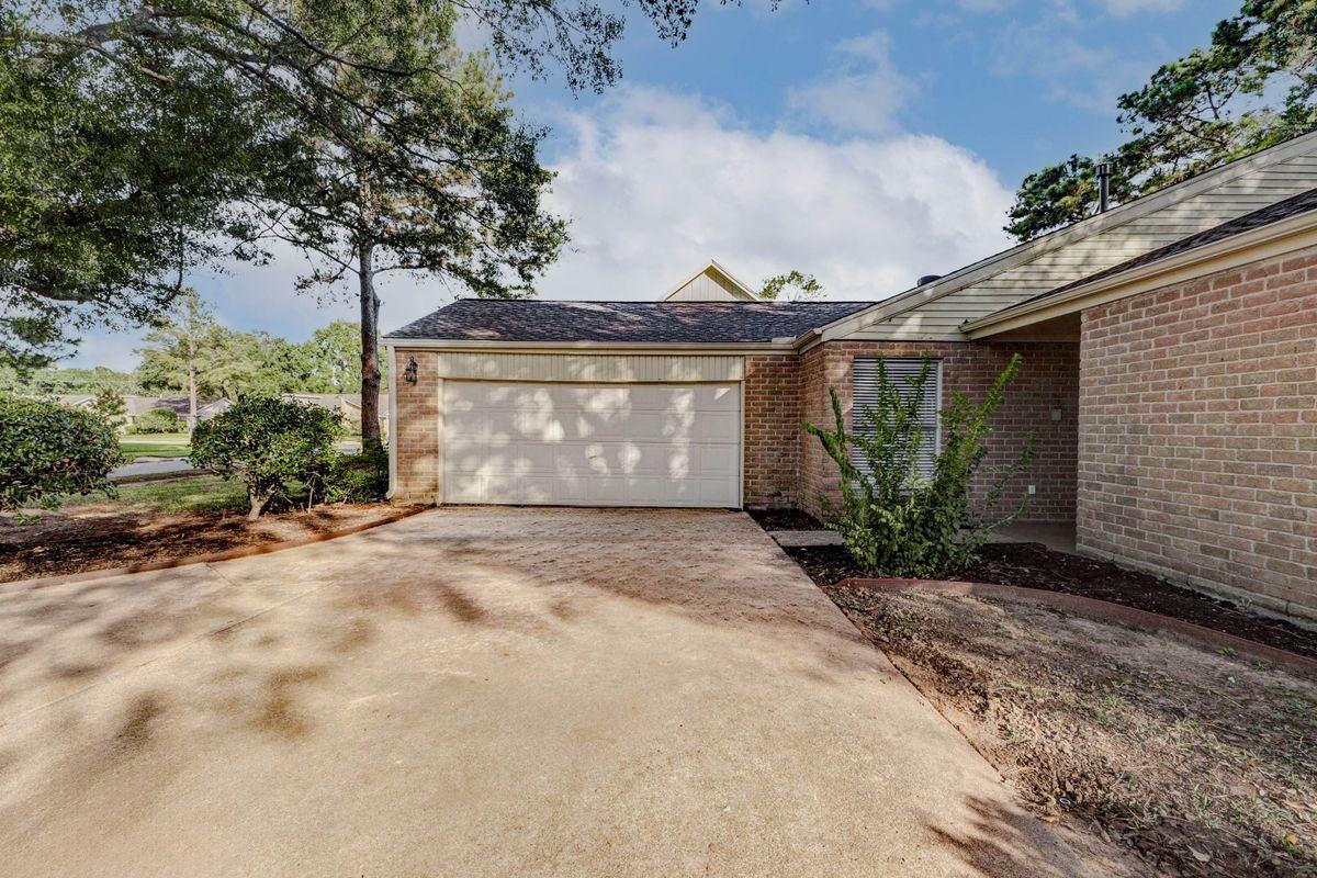 1018 Rock Canyon Dr - Photo 3 of 25